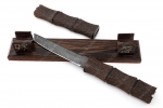 Нож Самурай (дамаск, венге, деревянные ножны) бамбуковая палочка на подставке - Нож Самурай (дамаск, венге, деревянные ножны) бамбуковая палочка на подставке