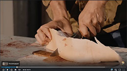 Работа ножом по мясу