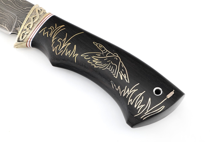 Нож Скат (ламинат - 9ХС и дамаск с никелем, рукоять чёрный граб с инкрустацией, гарда мельхиор) формованные ножны