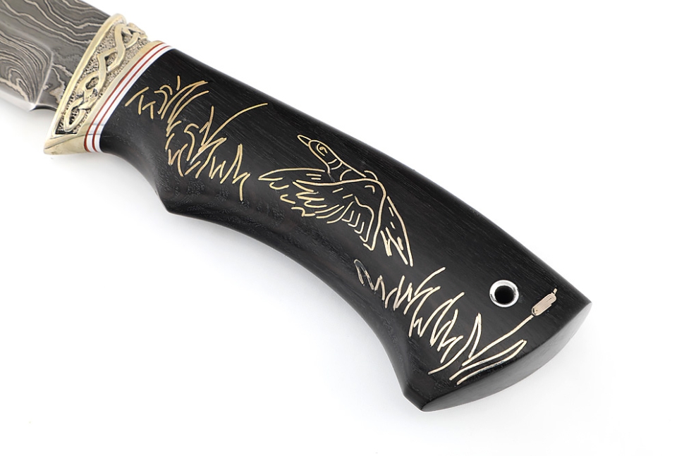 Нож Скат (ламинат - 9ХС и дамаск с никелем, рукоять чёрный граб с инкрустацией, гарда мельхиор) формованные ножны