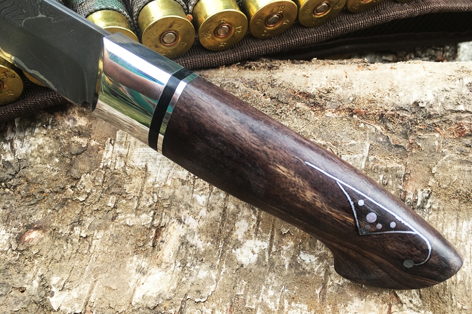 Нож Стрела (ламинат - 9ХС и дамаск с никелем, коричневая стабилизированная карельская берёза с инкрустацией)