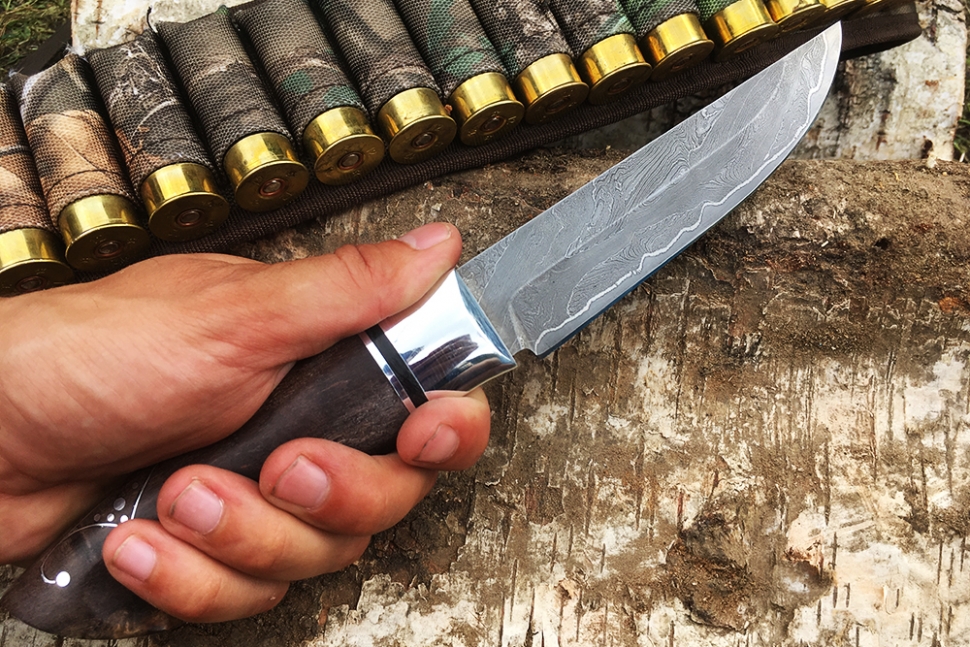 Нож Стрела (ламинат - 9ХС и дамаск с никелем, коричневая стабилизированная карельская берёза с инкрустацией)