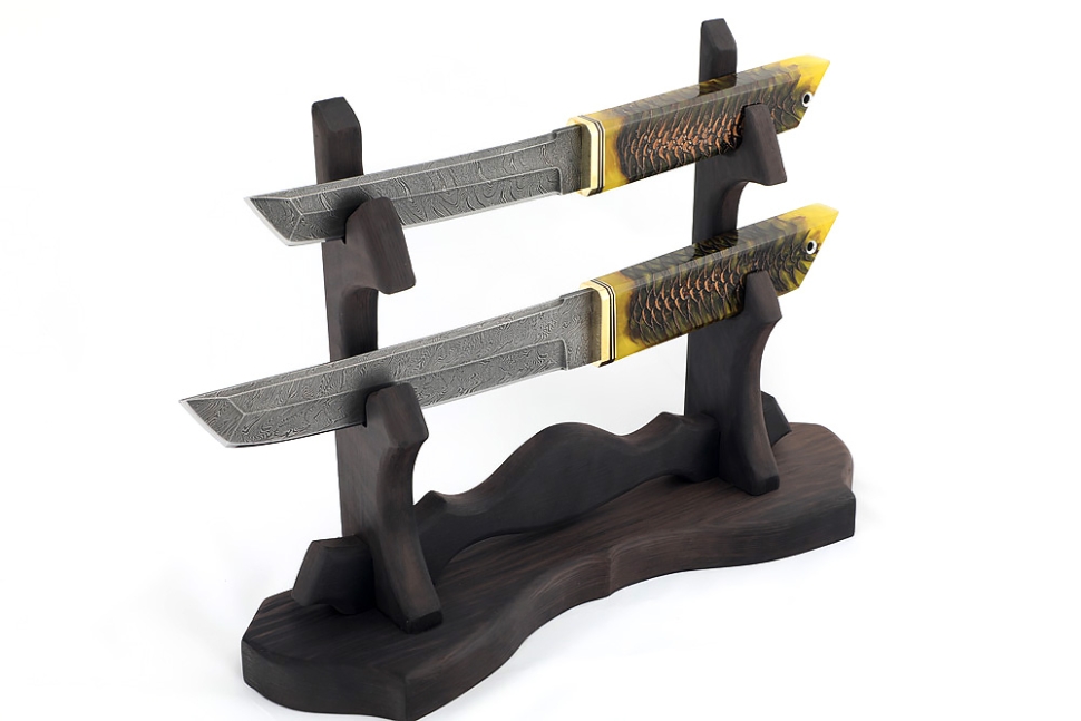 Комплект из 2 ножей Самурай дамаск рукоять шишка в акриле желтая на подставке