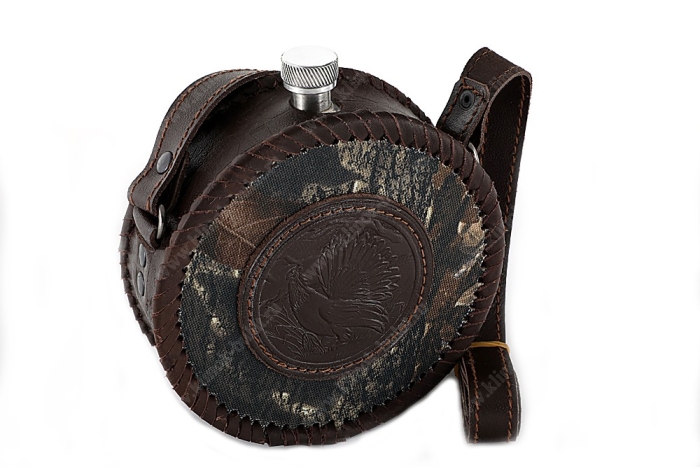 Фляжка круглая 0,5 литра из нержавеющей стали в комбинированном чехле