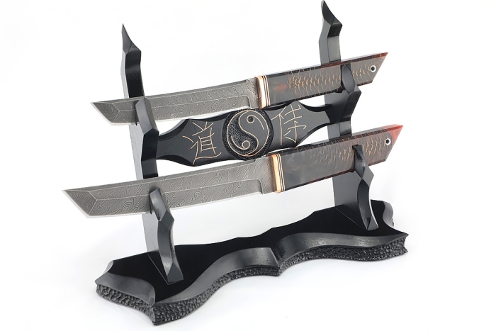 Комплект из 2 ножей Самурай дамаск рукоять шишка в акриле красная на подставке "Инь и ян"