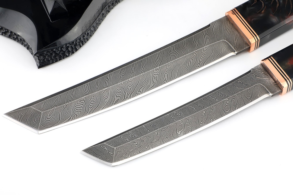 Комплект из 2 ножей Самурай дамаск рукоять шишка в акриле красная на подставке "Инь и ян"