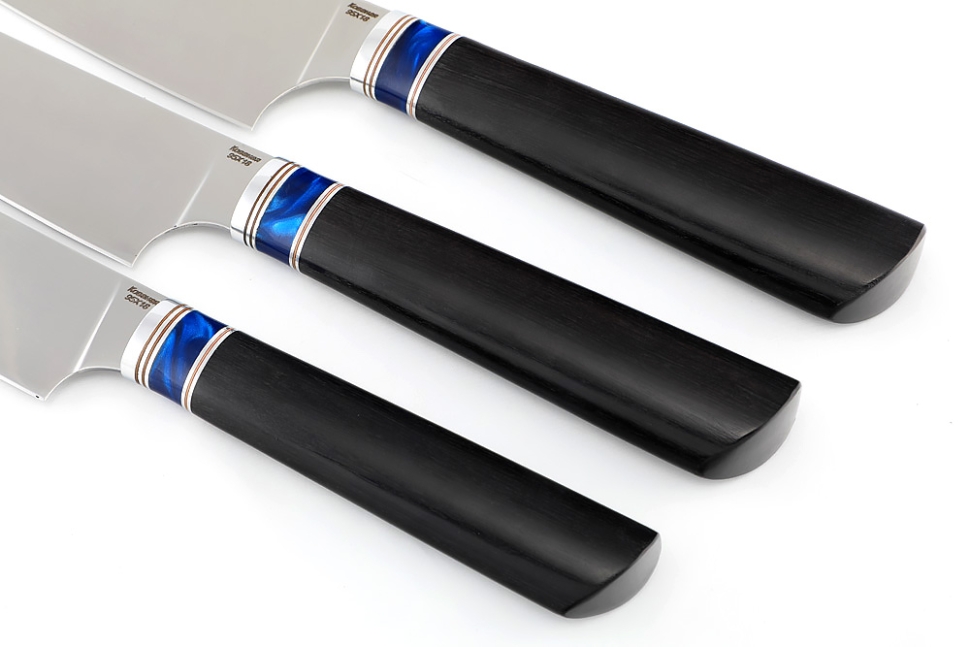 Комплект из 3-х кухонный ножей Сантоку кованая сталь 95х18 рукоять вставка акрил синий, черный граб