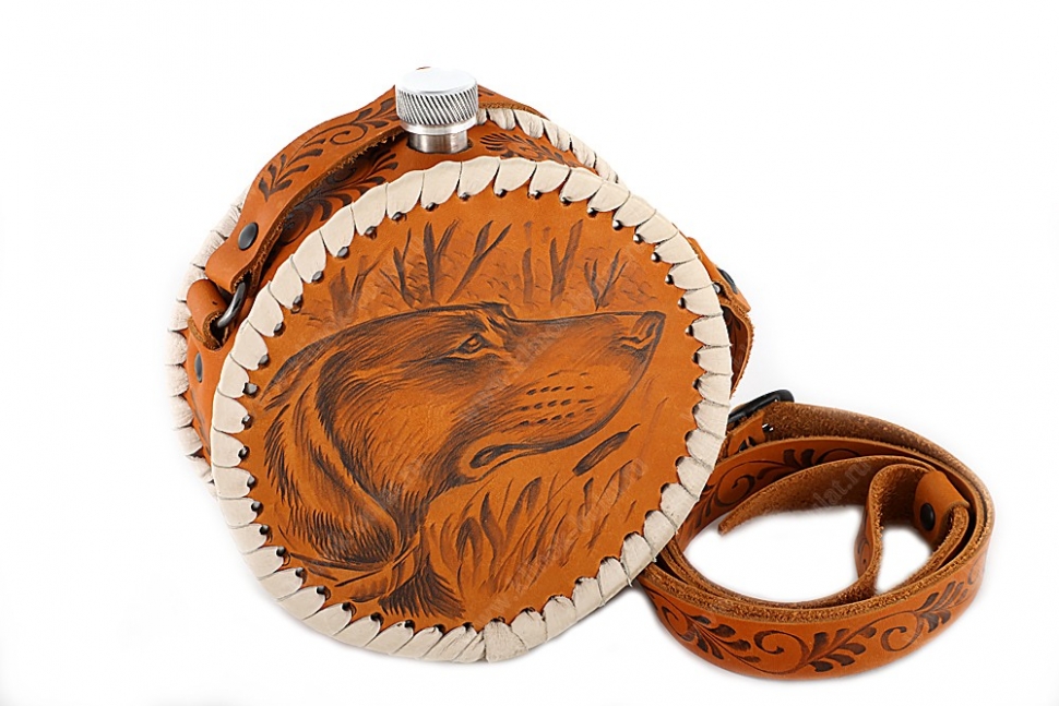 Фляжка круглая 0,5 литра из нержавеющей стали в чехле из рыжей кожи (выжигание на коже)