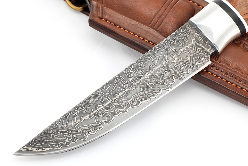 Нож Стрела (ламинат - 9ХС и дамаск с никелем, коричневая стабилизированная карельская берёза с инкрустацией) формованные ножны