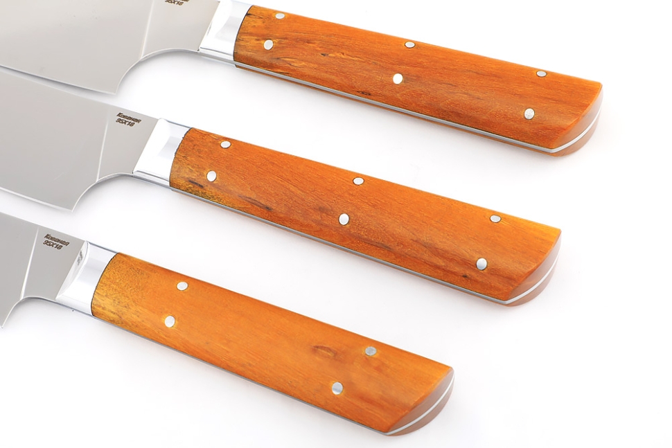 Комплект из 3-х кухонный ножей Сантоку кованая сталь 95х18 рукоять карельская березе янтарная цельнометаллические