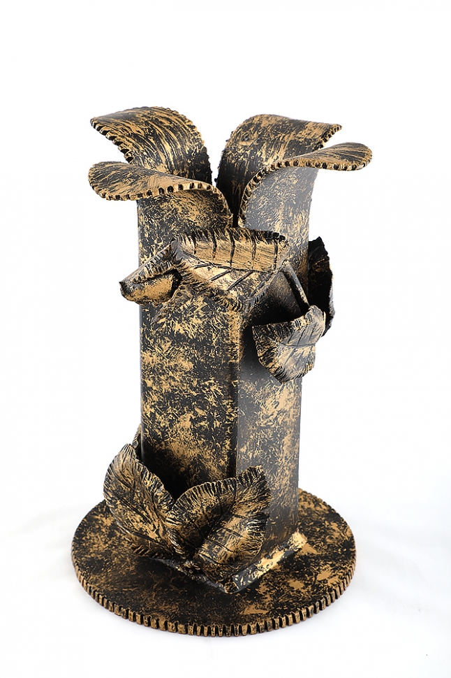 Кованые розы в вазе ручной работы