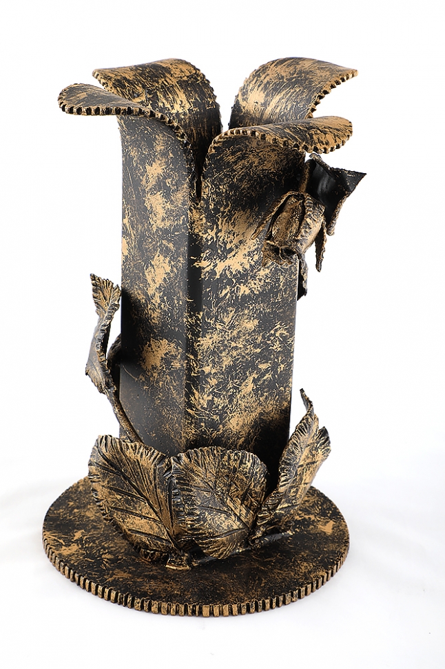 Кованые розы в вазе ручной работы