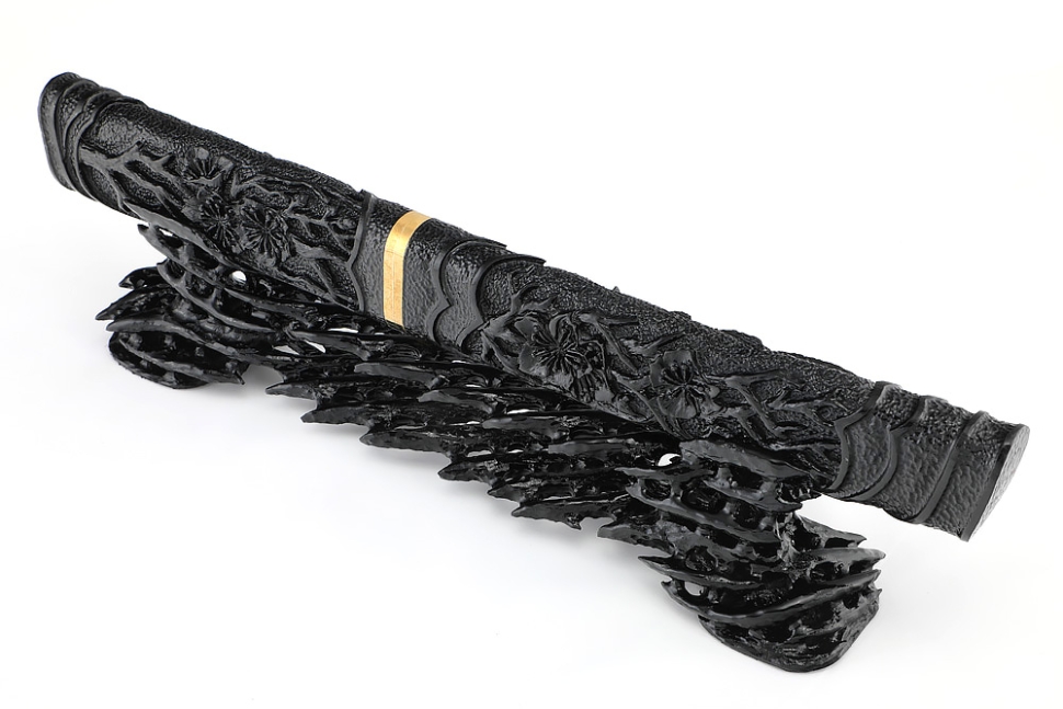 Нож Самурай (дамаск торцевой, черный граб, деревянные ножны, резьба ручной работы) на подставке