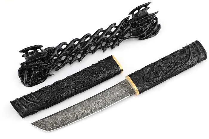 Нож Самурай (дамаск торцевой, черный граб, деревянные ножны, резьба ручной работы) на подставке