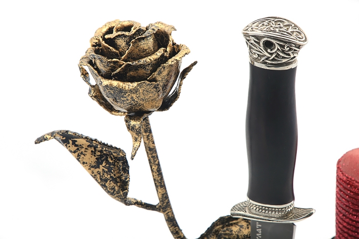 Кованая подставка для ножа (с подсвечником)