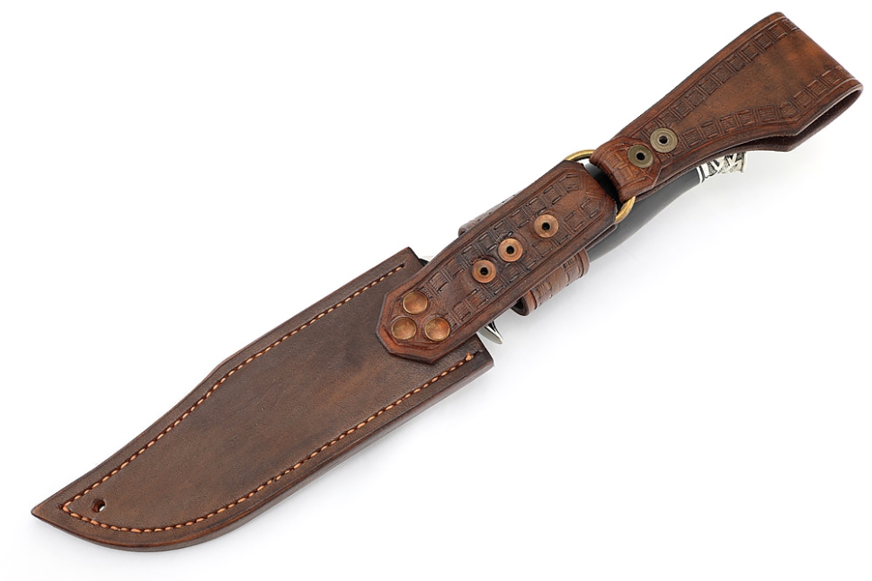 Нож Атака (порошковая сталь ELMAX, клык моржа (скримшоу), чёрный граб - мельхиор) формованные ножны