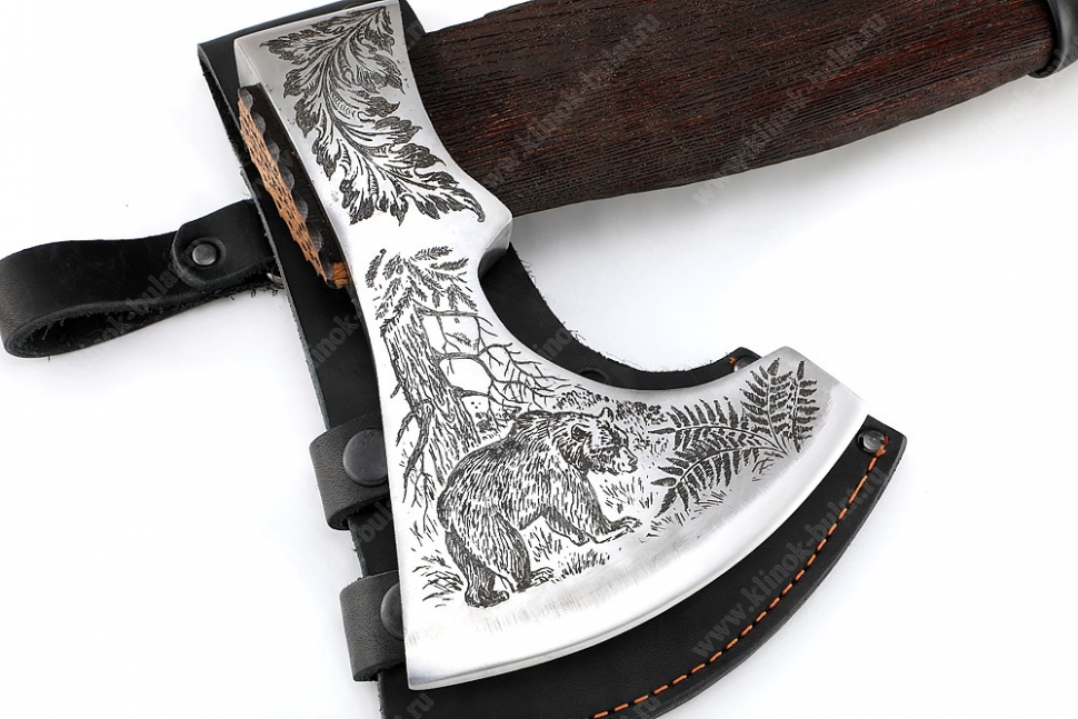 Топор Путник (9ХС, художественная гравировка, рукоять искусственно состаренный ясень, тонировка, кожа)