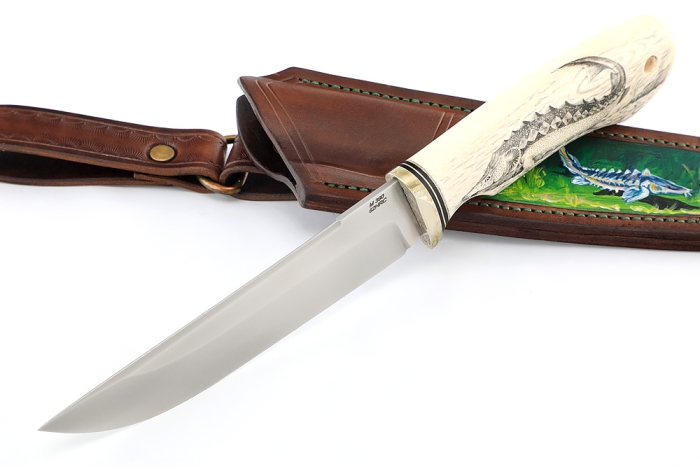 Нож Осётр порошковая сталь М390, элфорин (скримшоу), формованные ножны