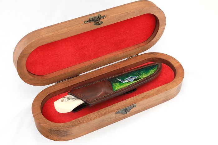 Футляр для ножа №9 (дерево - бук) осетр