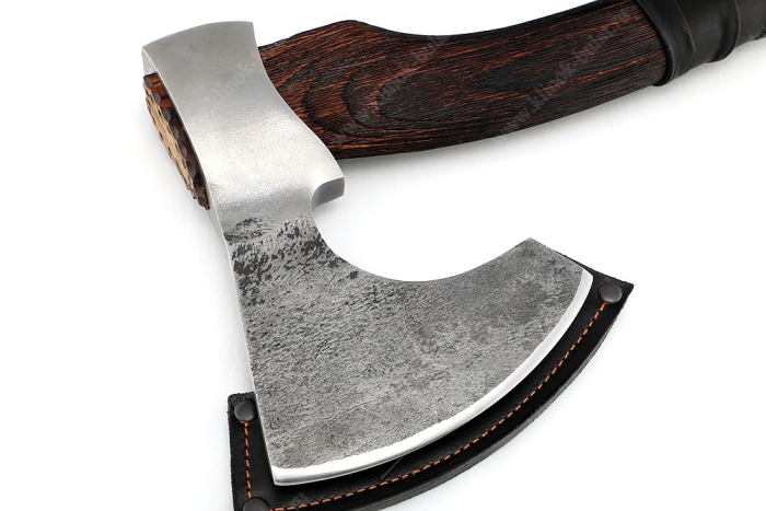 Топор Путник (9ХС, рукоять искусственно состаренный ясень, тонировка, кожа)
