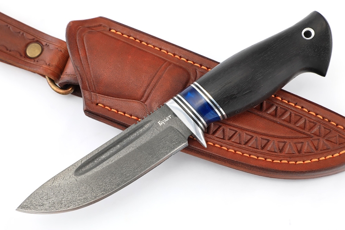 Нож Малыш (булат, рукоять вставка акрил синий, черный граб) формованные ножны