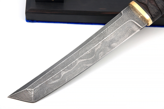 Нож Самурай (дамаск, черный граб - резная рукоять) на подставке
