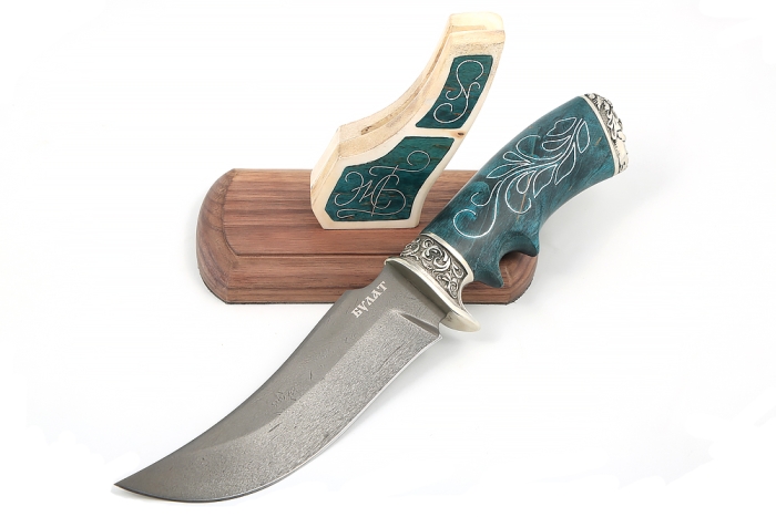 Нож Легион (булат, зеленая стабилизированная карельская береза, инкрустация, мельхиор) на подставке