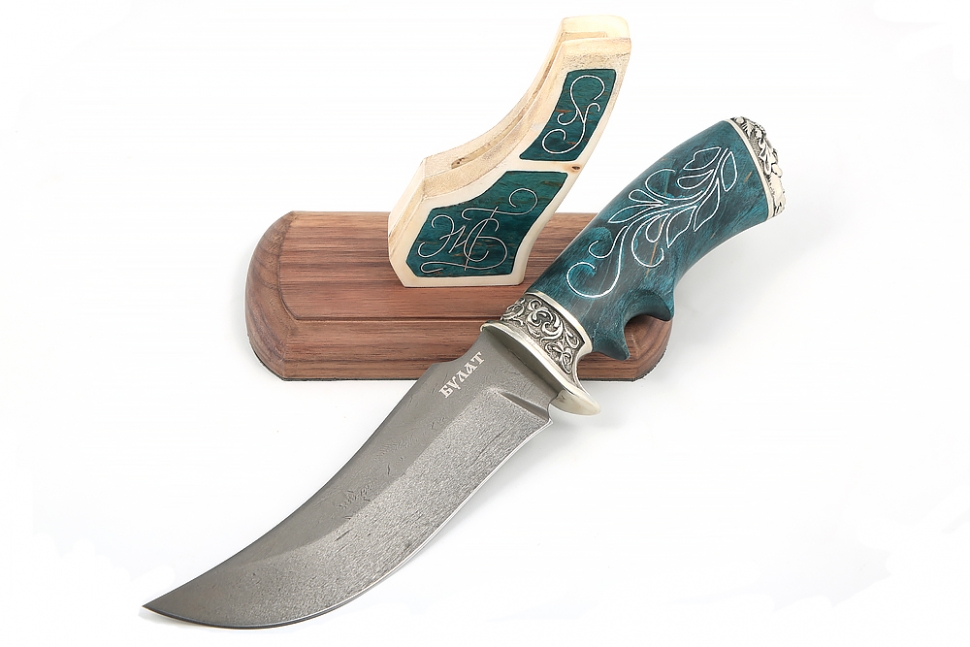 Нож Легион (булат, зеленая стабилизированная карельская береза, инкрустация, мельхиор) на подставке