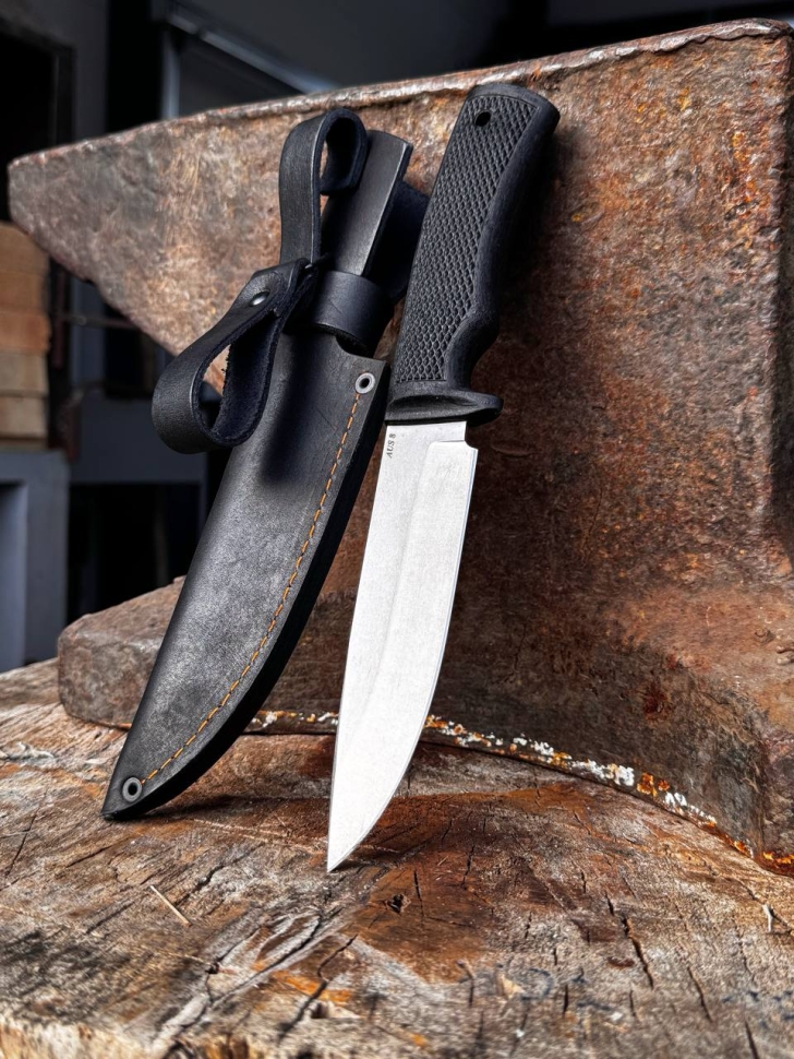 Нож Волк AUS-8 резинопластик черная