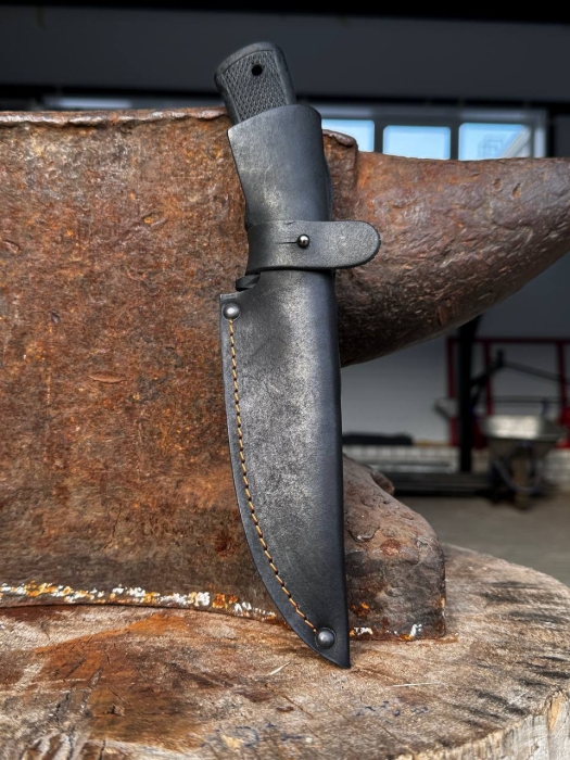 Нож Волк AUS-8 резинопластик черная