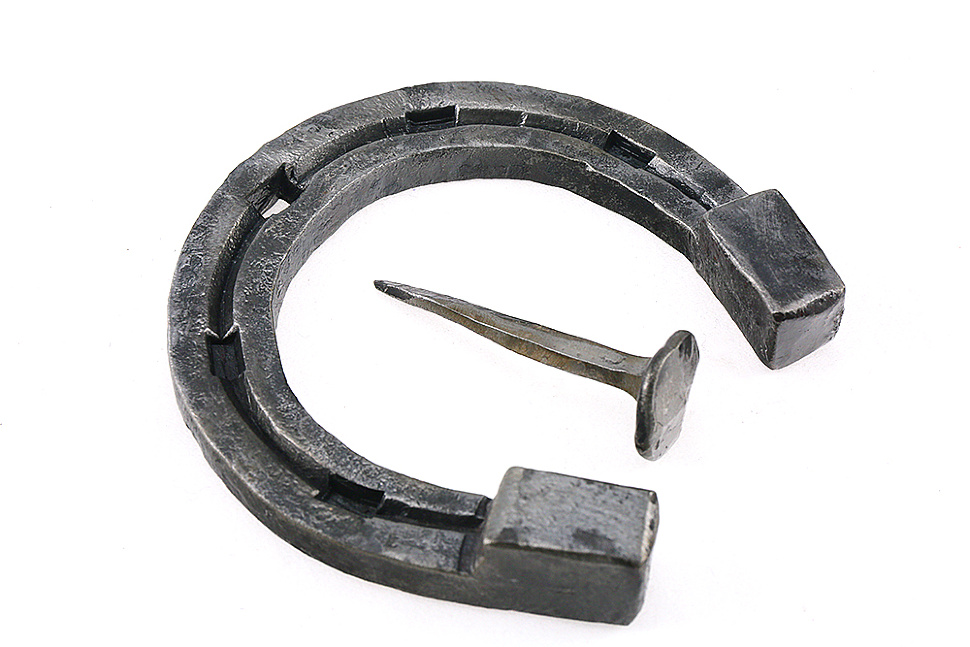 Кованая подкова (ручная работа)