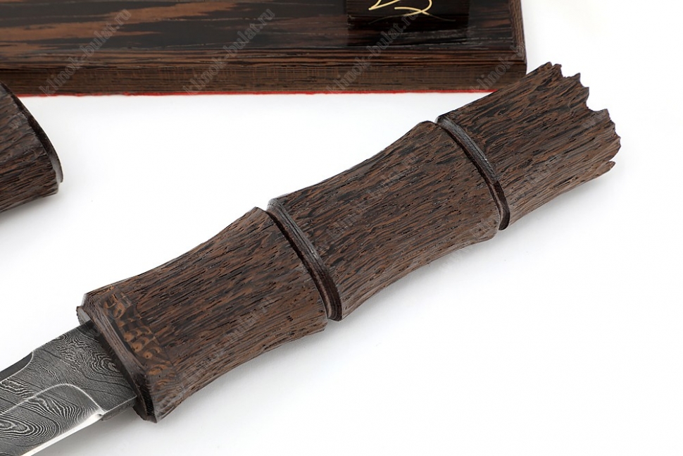 Нож Самурай (дамаск, венге, деревянные ножны) бамбуковая палочка на подставке