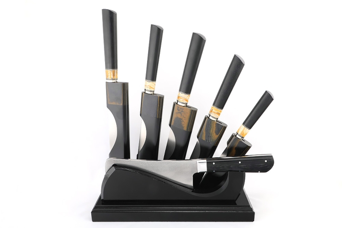 Подставка из черного граба+G10 с набором из 5 ножей и тяпки (Elmax, зуб мамонта+G10)