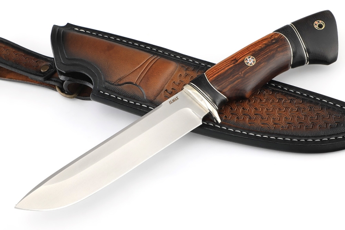 Нож Скат (Elmax, гарда нейзельбер, айронвуд, чёрный граб, мозаичные пины) формованные ножны