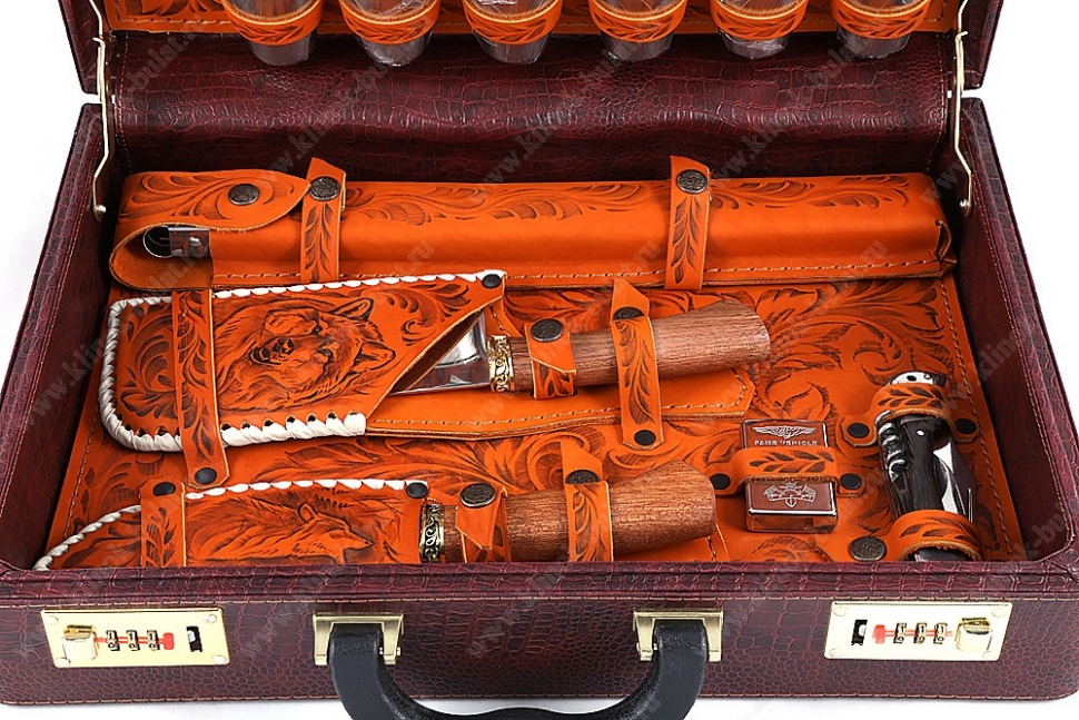 Подарочный набор в дипломате Турист-1