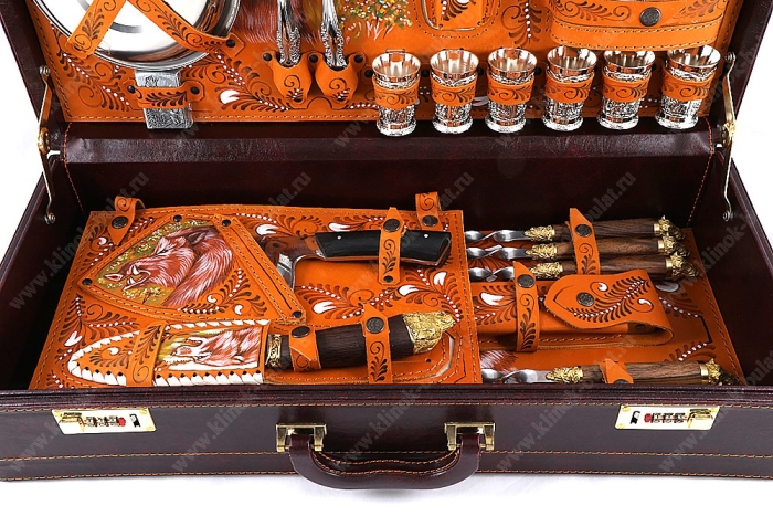 Подарочный набор в дипломате Тайга (цветной)