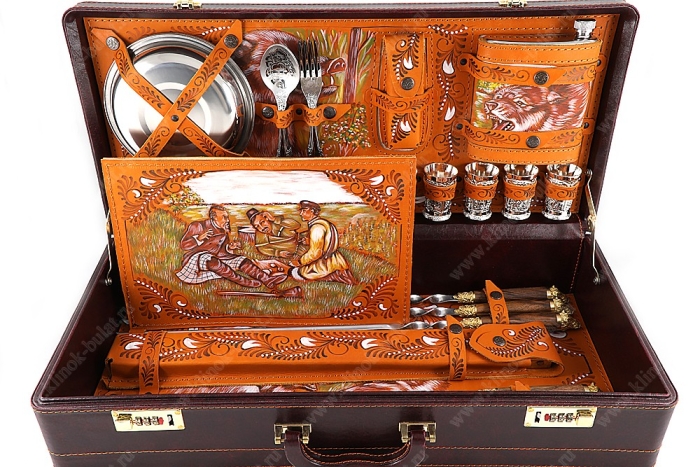 Подарочный набор в дипломате Тайга (цветной)