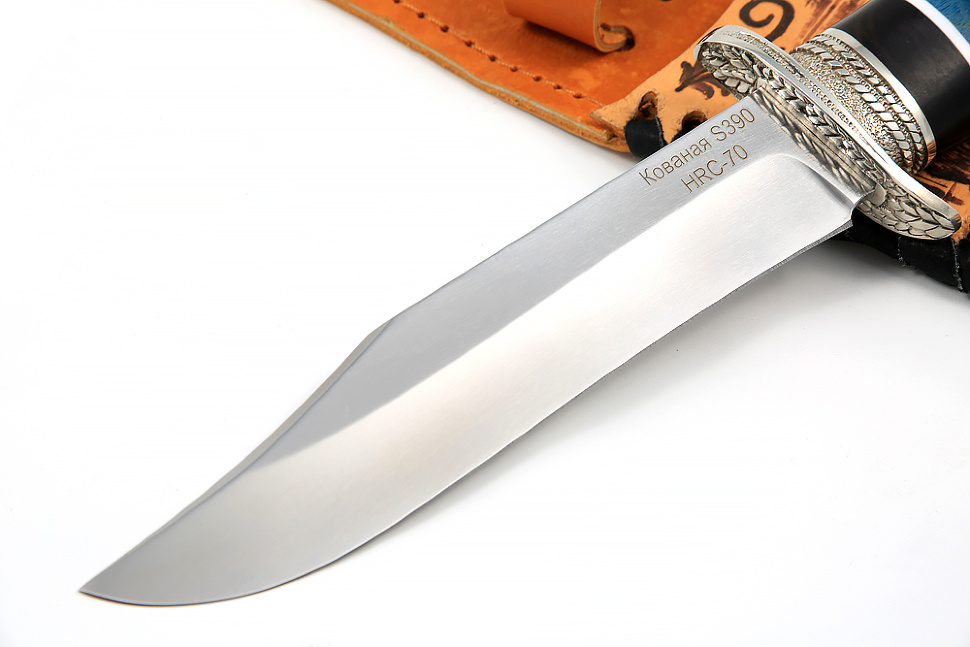 Нож Гладиатор (S390, синяя стабилизированная карельская берёза - чёрный граб)