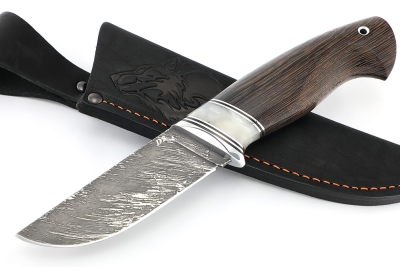 Нож Барсук (D2, вставка акрил белый, венге)