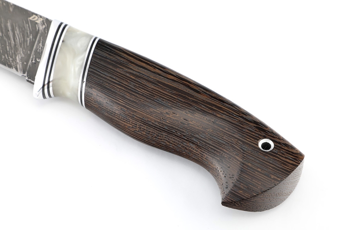 Нож Барсук (D2, вставка акрил белый, венге)