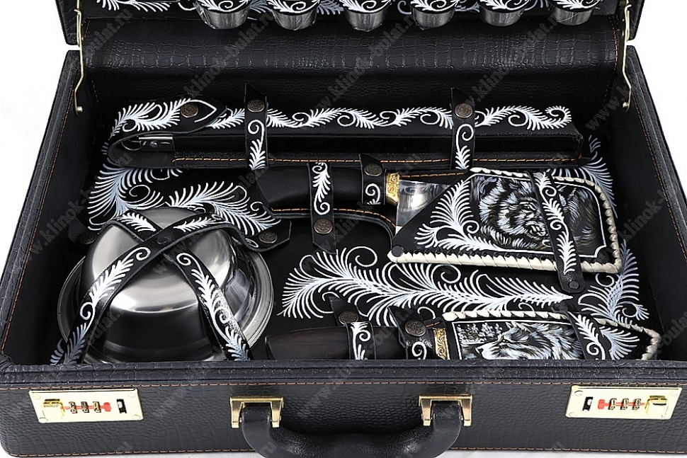 Подарочный набор в дипломате Турист-2 (цветная роспись)