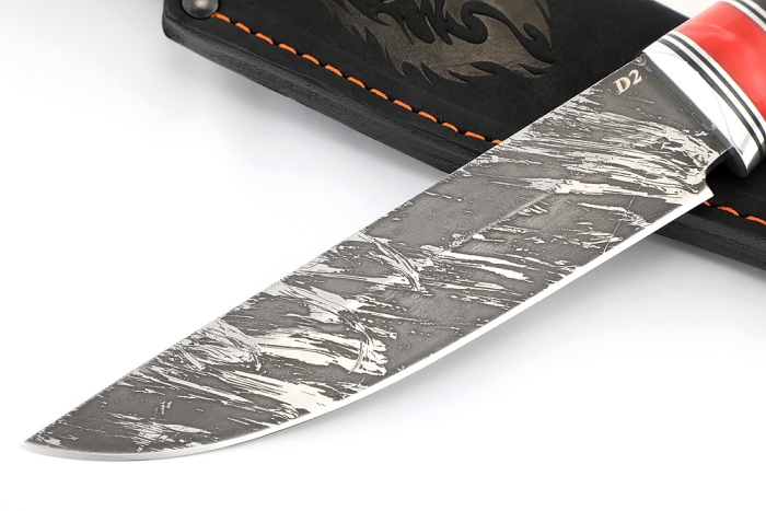 Нож Стрела (D2, вставка акрил красный, черный граб)