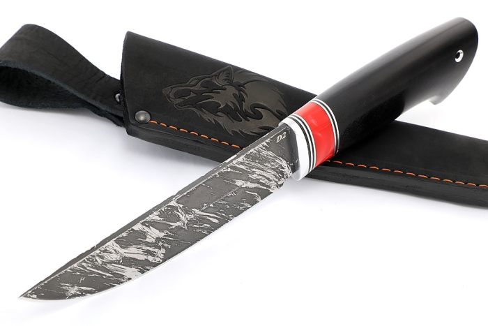 Нож Стрела (D2, вставка акрил красный, черный граб)