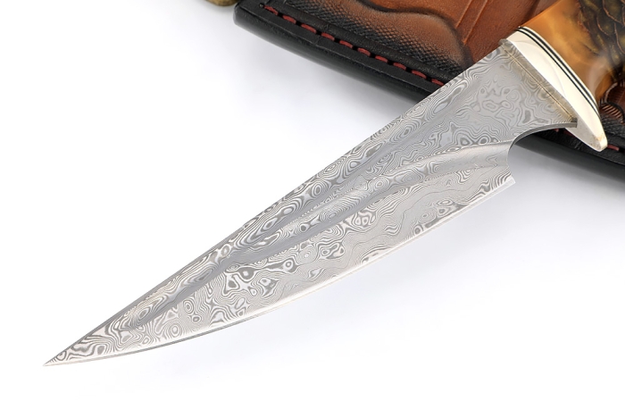 Нож Комар (нержавеющий дамаск-долы) рукоять шишка в акриле