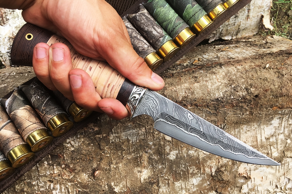 Нож Комар (ламинат - 9ХС и дамаск с никелем, рукоять береста, гарда мельхиор)