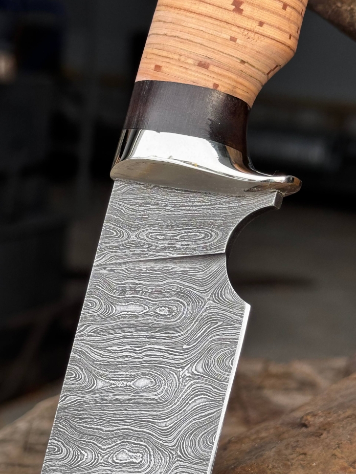 Нож Шкурник дамаск береста