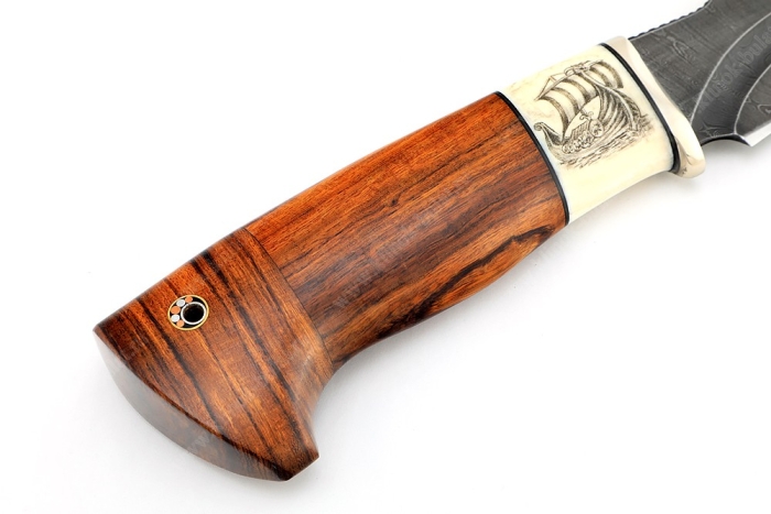 Нож Викинг (дамаск - долы, вставка кость, айронвуд) скримшоу на кости