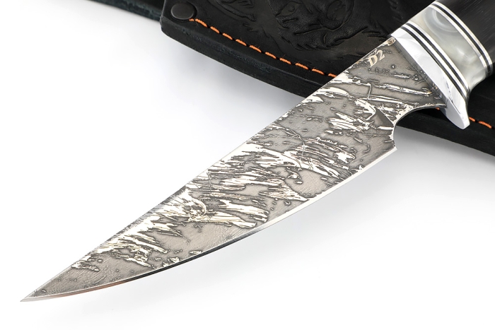 Нож Комар (D2, акрил, чёрный граб)