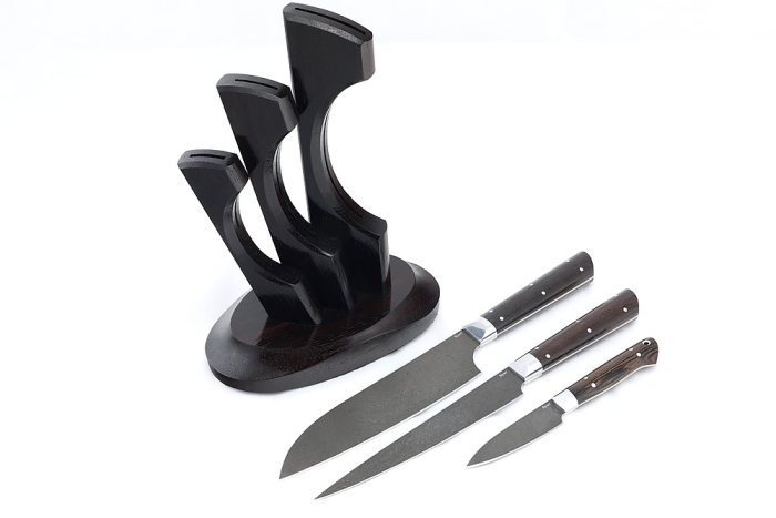 Набор кухонных ножей из булата на подставке (3 шефа)