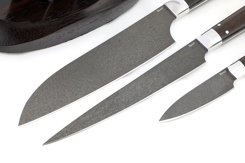 Набор кухонных ножей из булата на подставке (3 шефа)